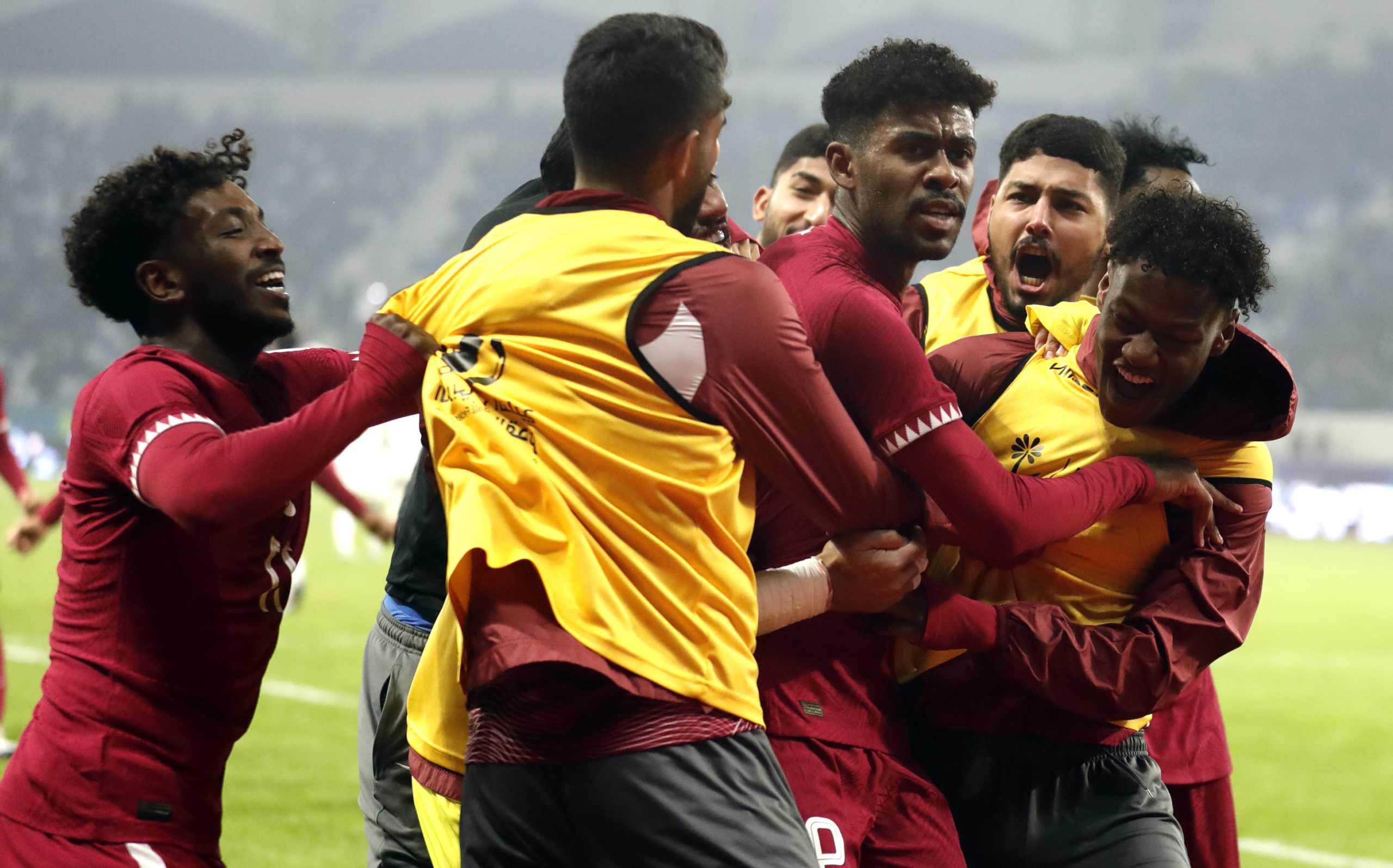 تأهل البحرين وقطر إلى نصف نهائي "خليجي 25"