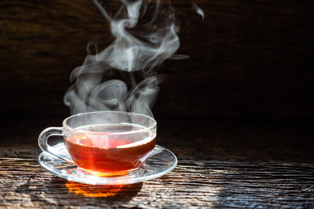 الشاي الأسود من أكثر المشروبات شعبية حول العالم - Shutterstock