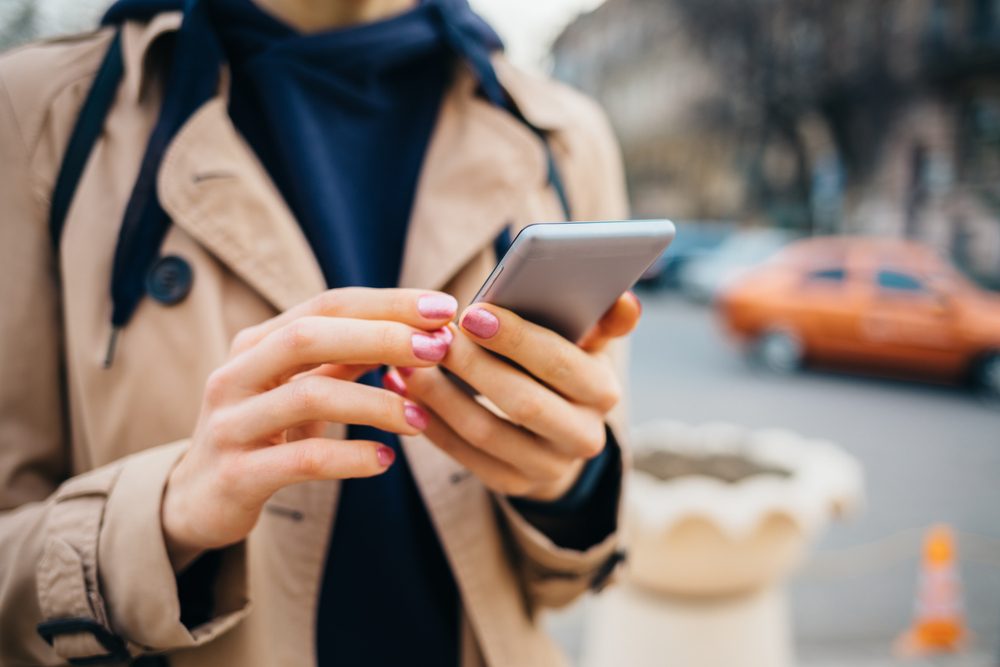 التطبيقات الهاتفية توفر الكثير من الوقت لتعلم اللغة الجديد - Shutterstock