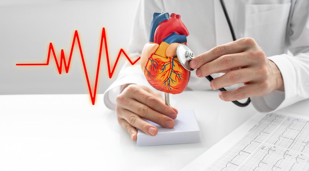 من الممكن السيطرة على الحالة عبر منظم النبض وبعض عمليات القلب - ShutterStock