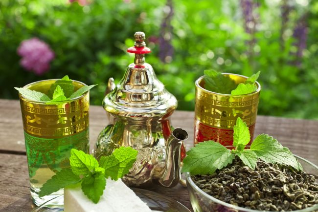 جاء من بريطانيا وكان حكراً على الطبقة الغنية.. الشاي المغربي وطريقة تحضيره