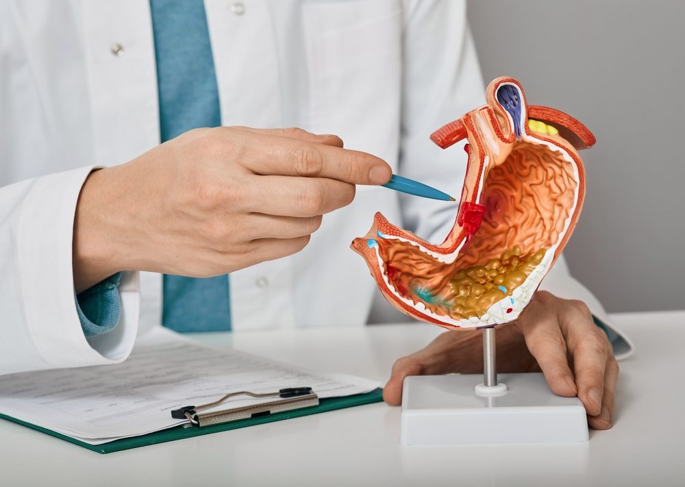 من الضروري استشارة الطبيب عندما تسبب الحالة ألما مستمراً - ShutterStock