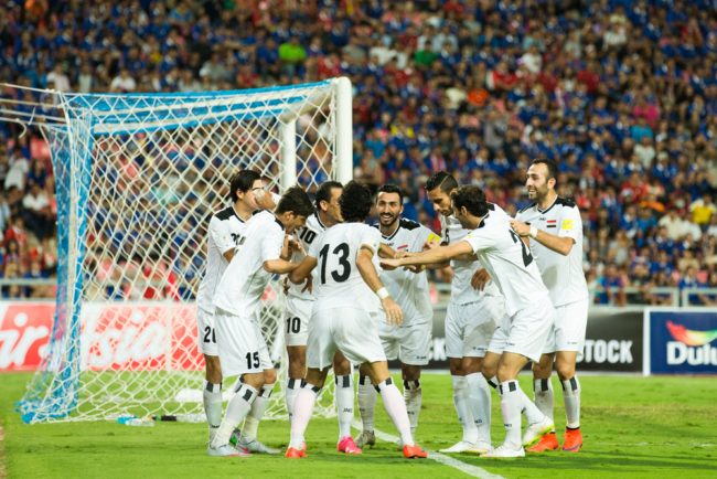 شبكة عميقة من الإدارات والأحزاب.. كيف تتلاعب الفصائل السياسية بكرة القدم؟