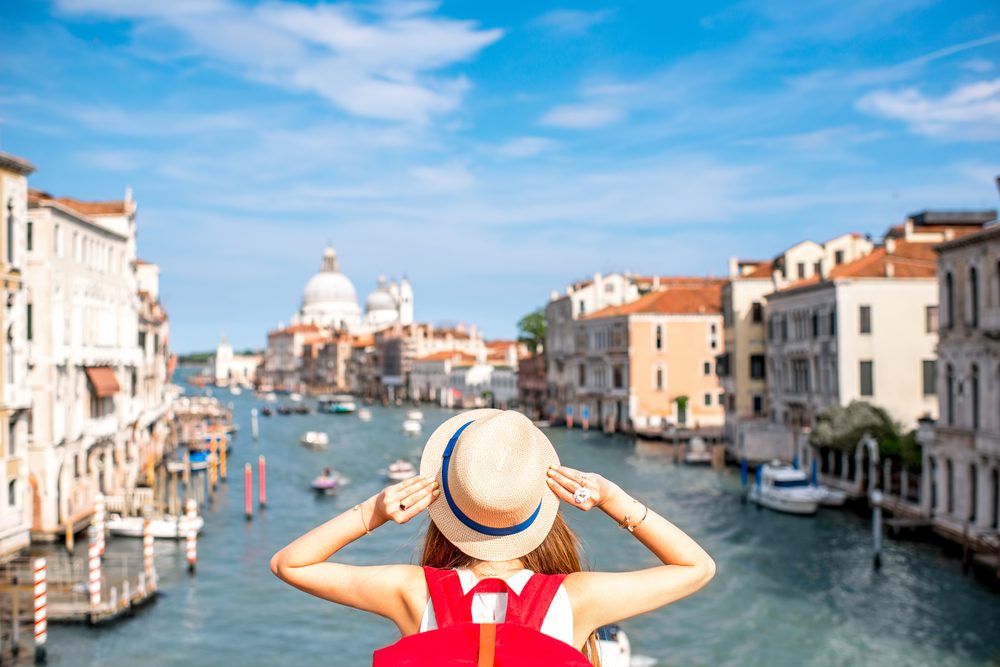 يمكن للسفر عبر أوروبا أن يكون تجربة فريدة - Shutterstock