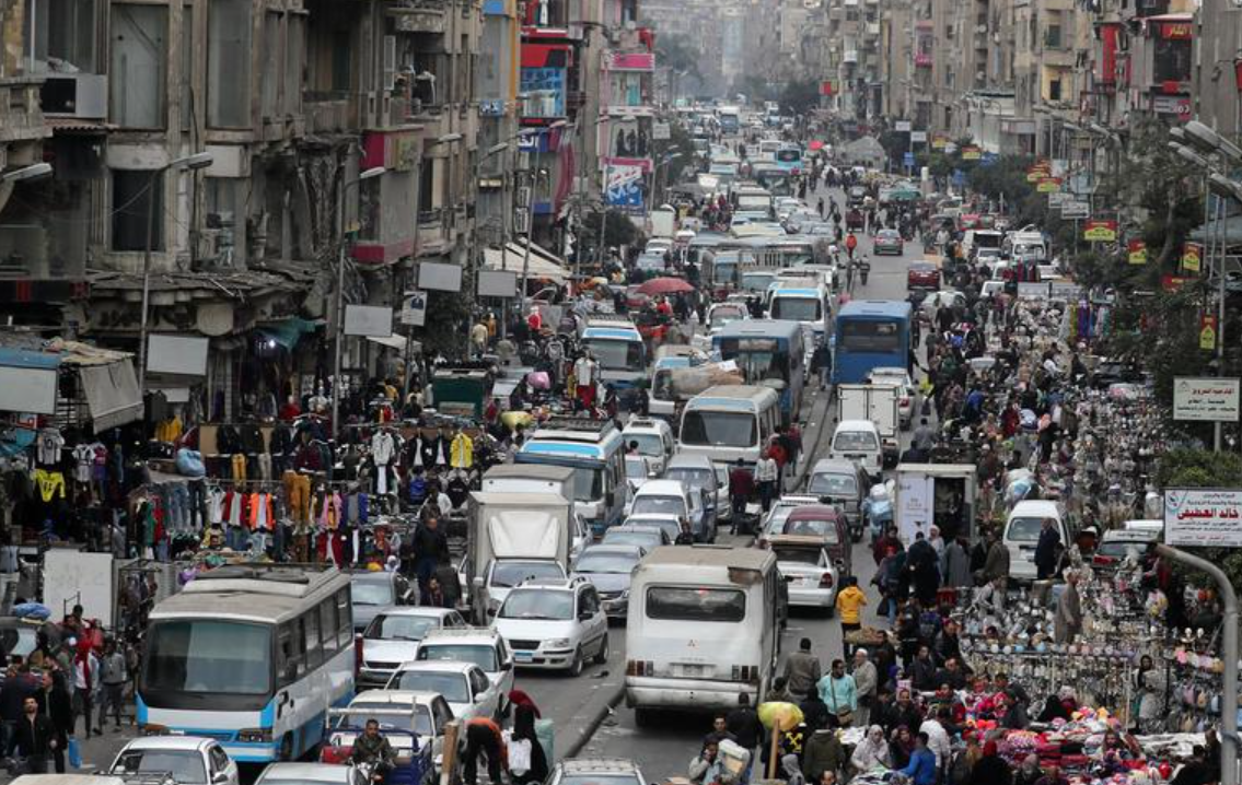 بعد دعوات للاقتداء بالصين.. هل الزيادة السكانية في مصر مرتفعة حقاً، وهل هي سبب الأزمة الاقتصادية؟