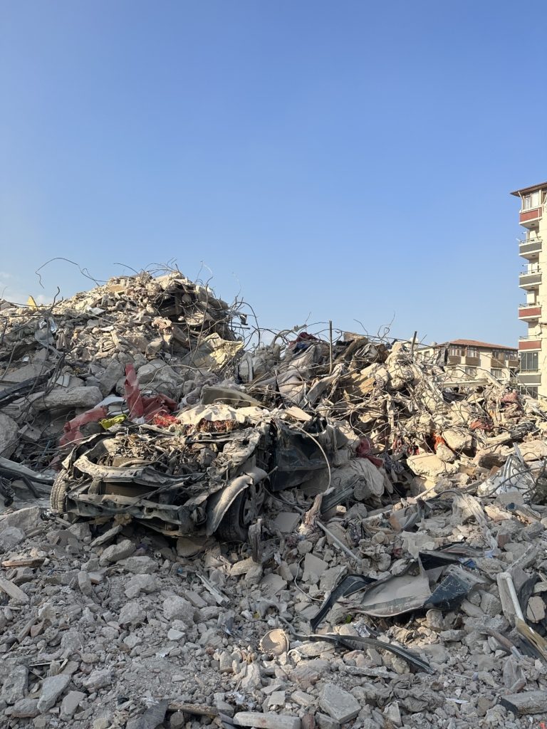 تاج الشرق الجميل 