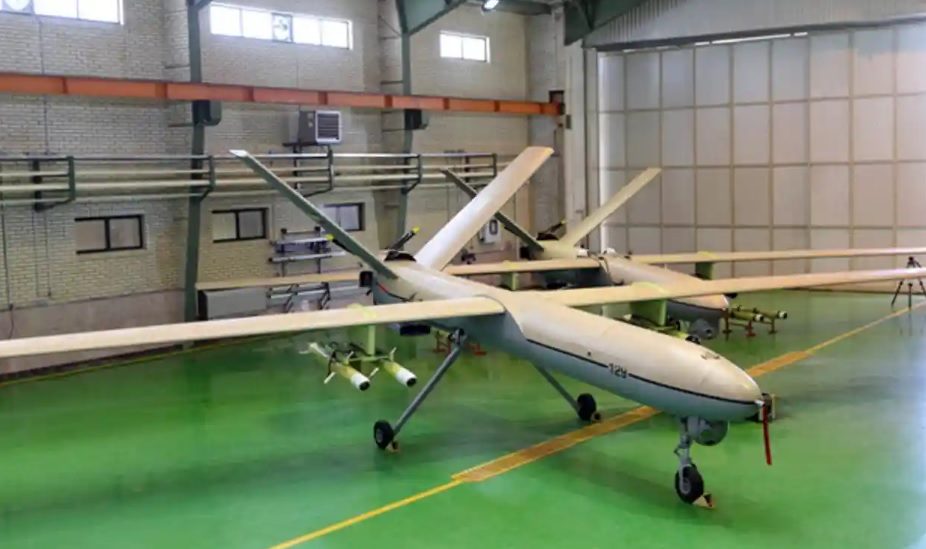 “ضباط روس وصلوا طهران وتسلموا الطائرات”.. الغارديان تكشف طريقة نقل المسيرات الإيرانية لموسكو