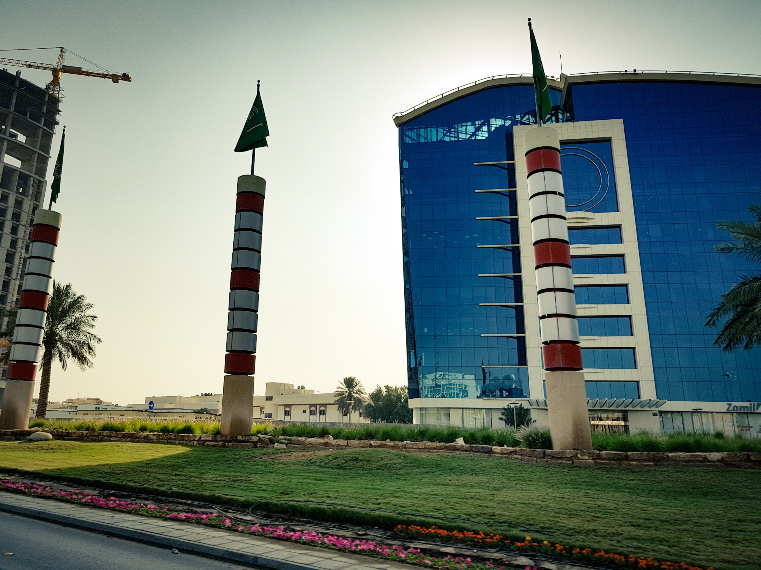السعودية تحاول تنويع اقتصادها بعيدا عن الاعتماد على النفط الأمر الذي أشاد به صندوق النقد الدولي - رويترز
