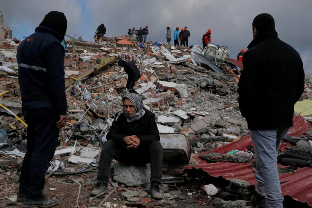 الناجي من الزلزال