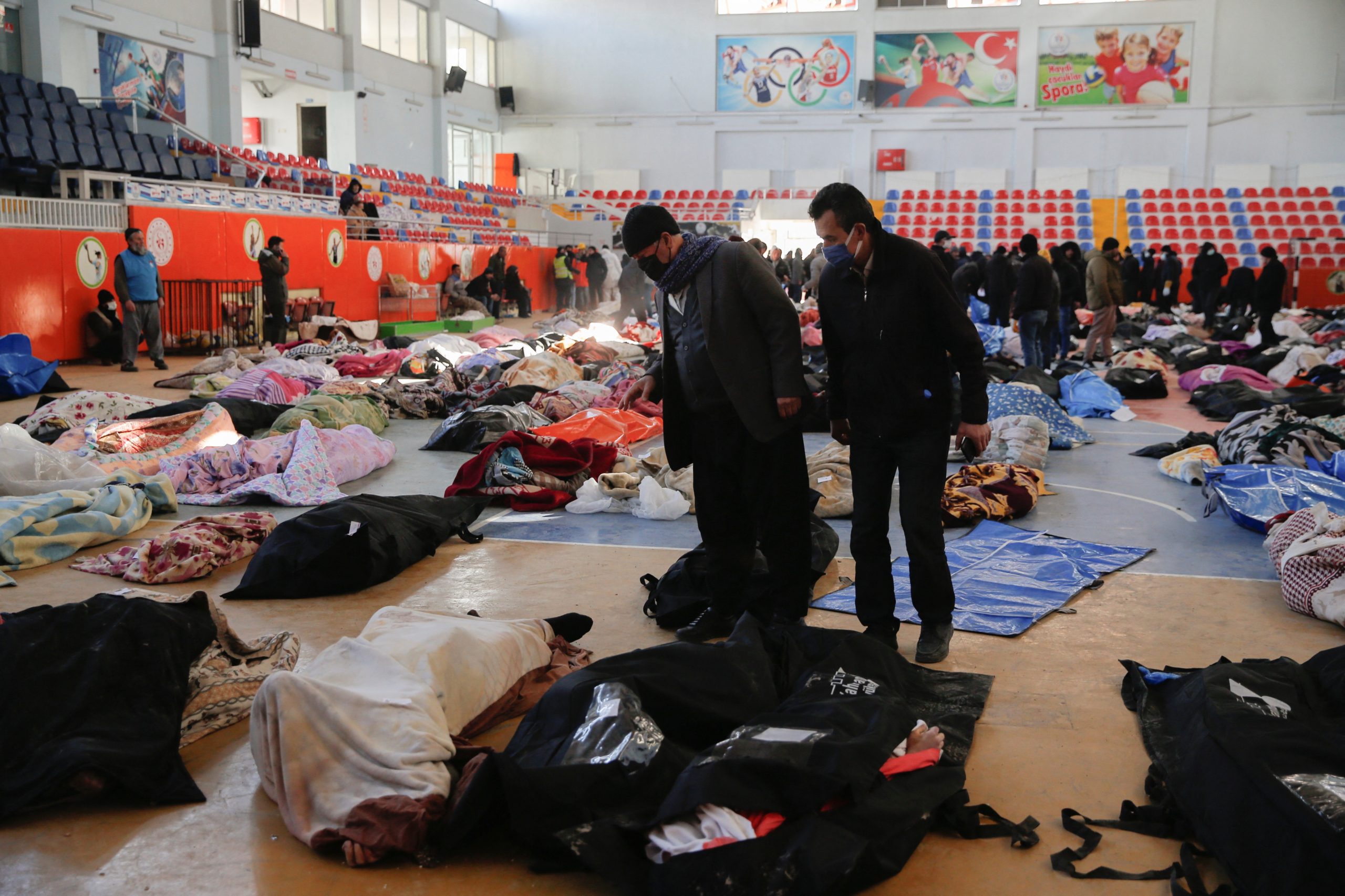 مصرع فريق كرة طائرة بالكامل بسبب زلزال تركيا (رويترز)