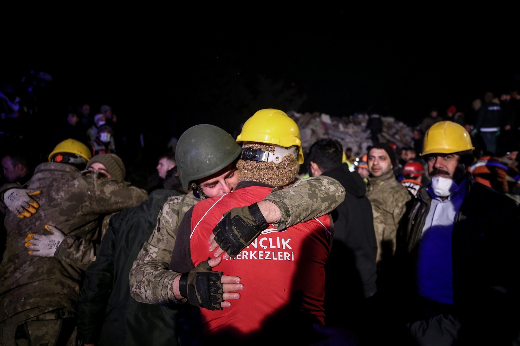 الأمم المتحدة تعلن اقتراب انتهاء مرحلة الإنقاذ في تركيا.. ناجون بعد 136 ساعة على الزلازل وعدد الضحايا يتجاوز 24 ألفاً