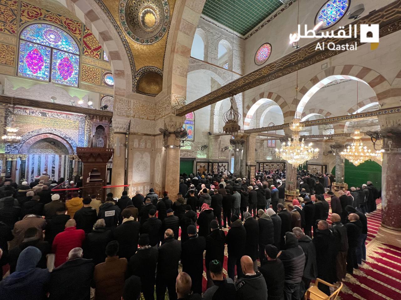 مئات الفلسطينيين يقيمون صلاة الغائب بالمسجد الأقصى على أرواح ضحايا زلزال تركيا وسوريا (فيديو)