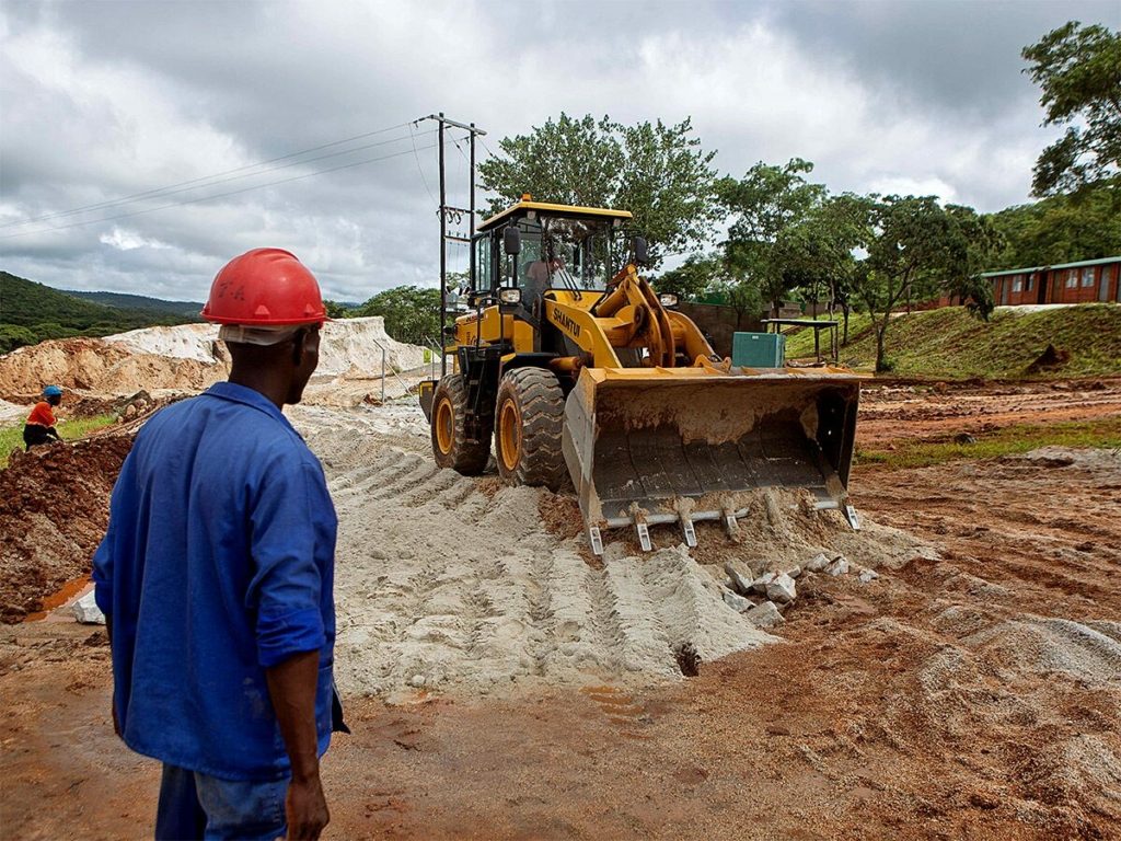 منجم تديره شركة صينية لاستخراج الليثيوم في زيمبابوي جنوب شرق إفريقيا/ Getty