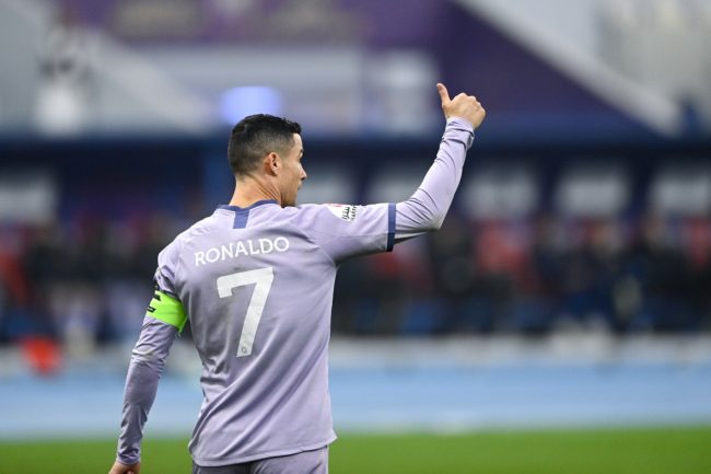 رونالدو يسجل أول أهدافه مع النصر.. أنقذه من خسارة جديدة في الدوري السعودي (فيديو)