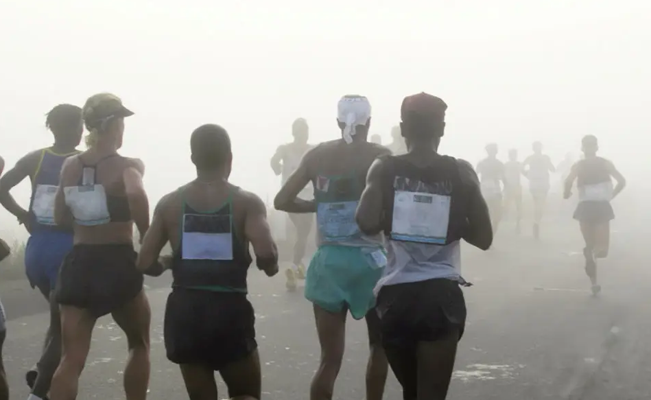 انفجار قنبلة وسط سباق في الكاميرون - gettyimages