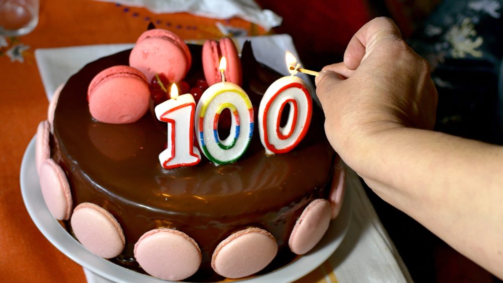 بلوغ عمر الـ100 عام ليس مستحيلاً مع تلك العادات اليومية - ShutterStock