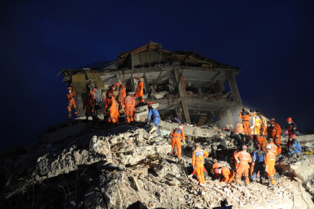 ما حكمة الله من الزلازل