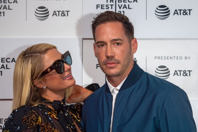 “طائر الفينيق”.. الممثلة الأمريكية باريس هيلتون تكشف اسم ابنها وتوضح سبب تسميته