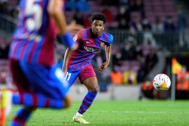 بدايته تشبه ميسي ومرشح قوي لجائزة “الكرة الذهبية” في عمر الـ19.. الفتى الذهبي أليخاندرو بالدي