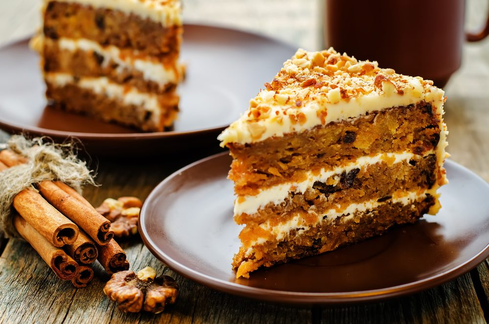 تشبه كيك البطاطا كيكة الجزر بشكل كبير - ShutterStock