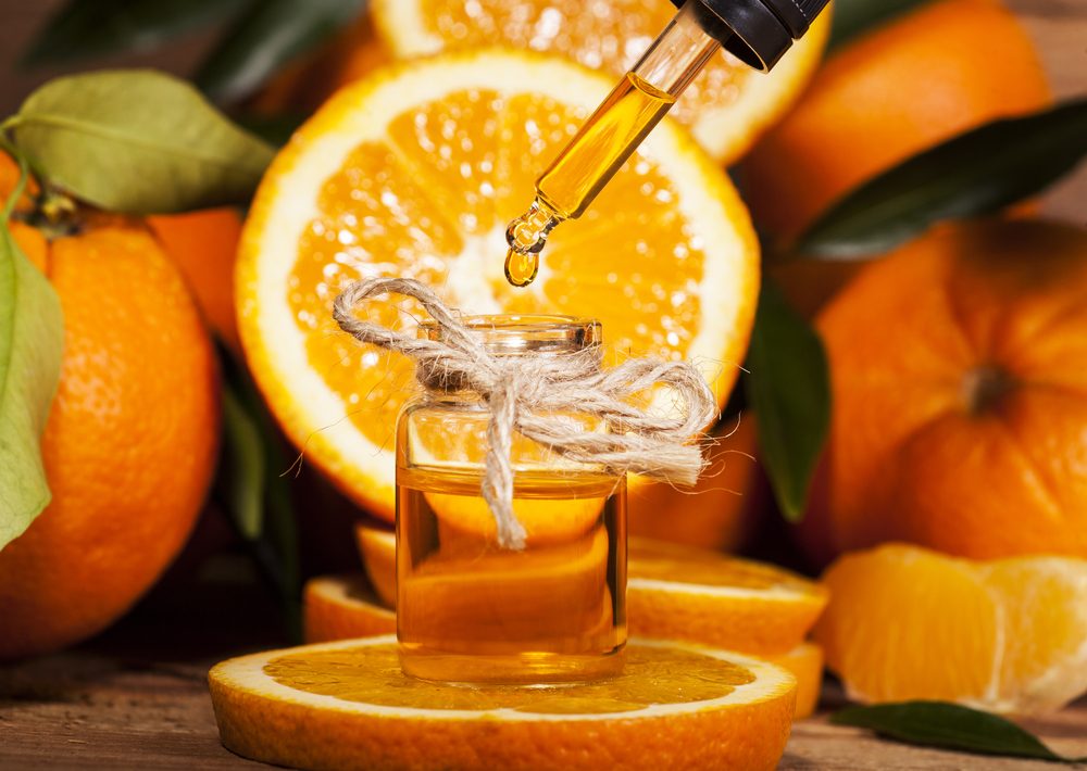 هناك العديد من الفوائد الصحية لزيت اليوسفي العطري - ShutterStock