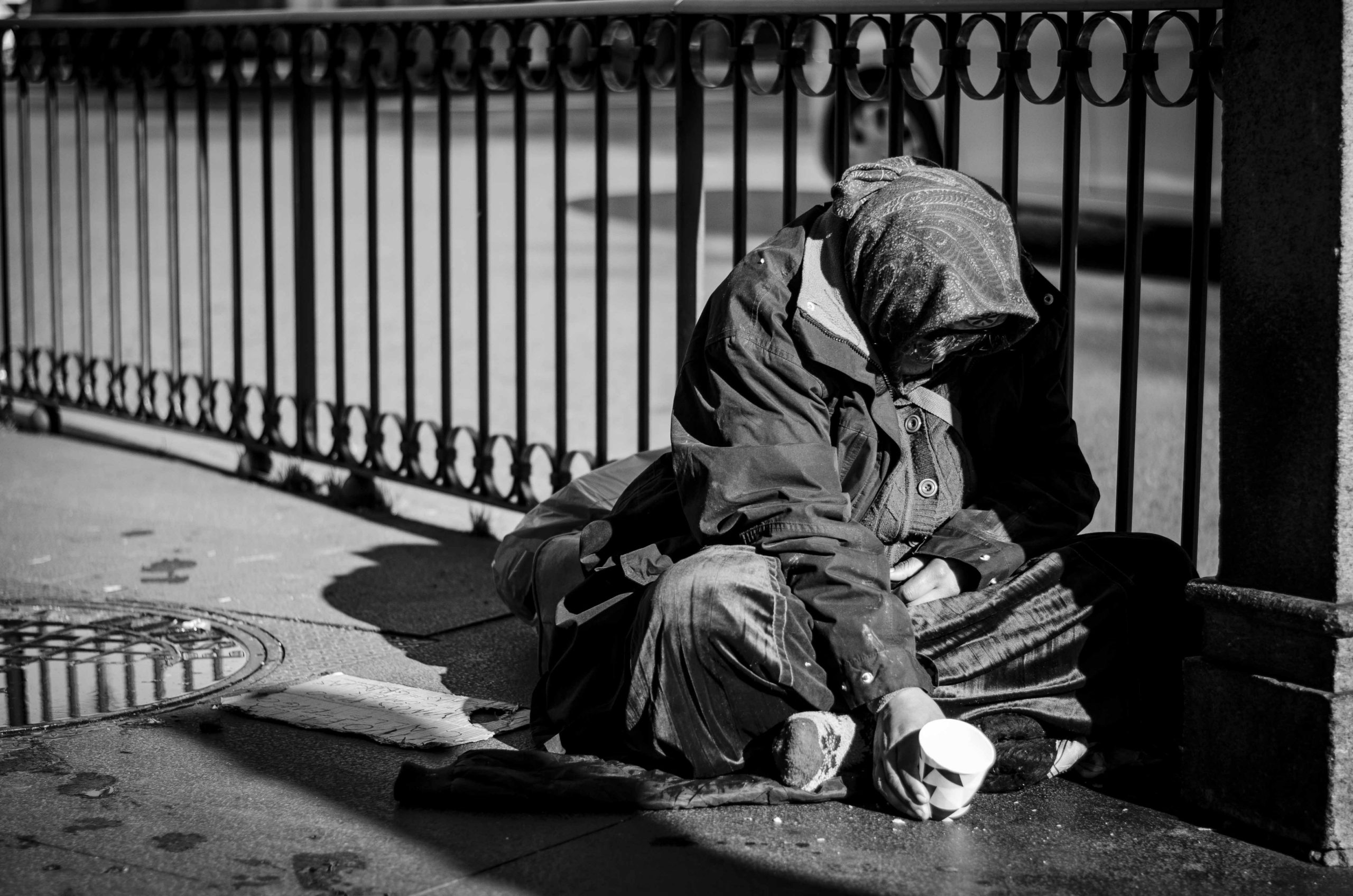 ظاهرة التسول في العراق… هل هي مجرد ممارسات فردية أم تديرها عصابات ومافيات؟