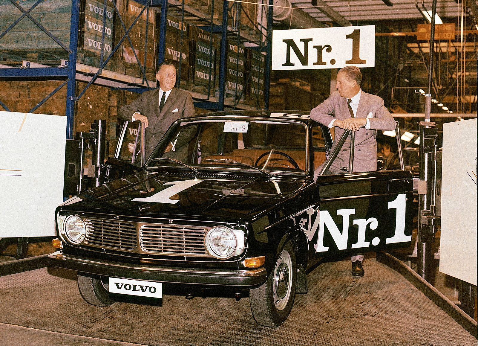 لماذا لا تزال كوريا الشمالية مدينة للسويد بمقابل 1000 سيارة فولفو تم طلبها في السبعينيات؟