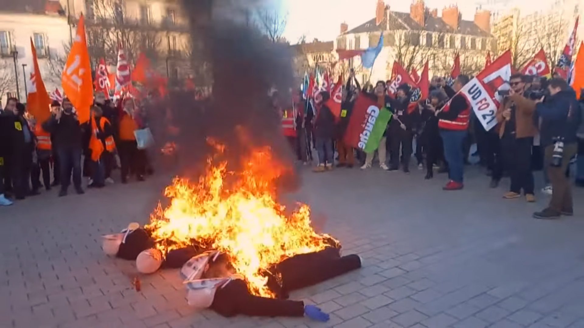 فرنسا قانون التقاعد ماكرون