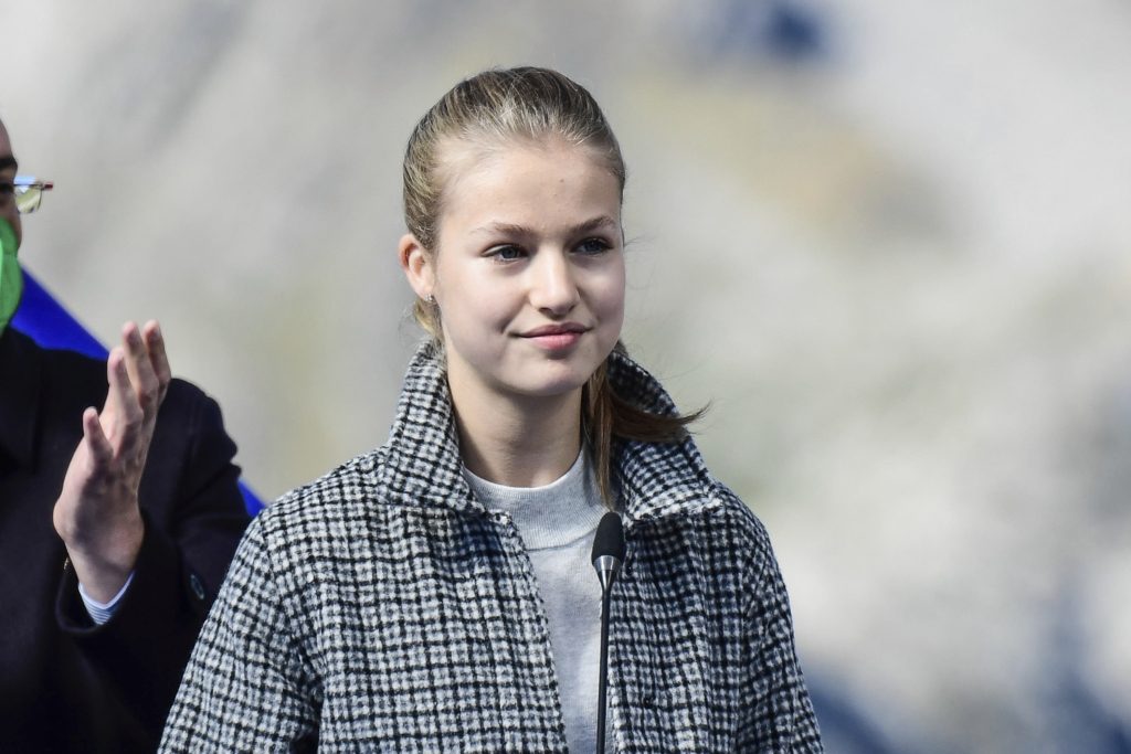 الاميرة ليونور إسبانيا الخدمة العسكرية 