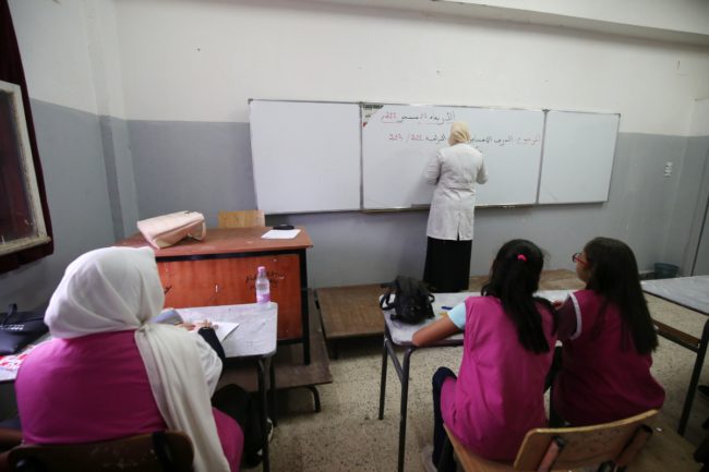 “أنجِبن في الصيف”! تعليمات للمعلمات بمدرسة أردنية تثير غضباً واسعاً على مواقع التواصل، والسلطات تتدخل