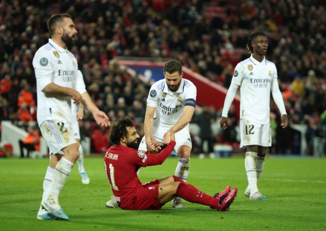 فوز ريال مدريد خارج أرضه ذهاباً لا يضمن له التأهل، والتاريخ يقول إنّ ليفربول قادر على العودة.. مواقف تاريخية مشابهة في أحدها أُقصي الملكي بطريقة قاسية