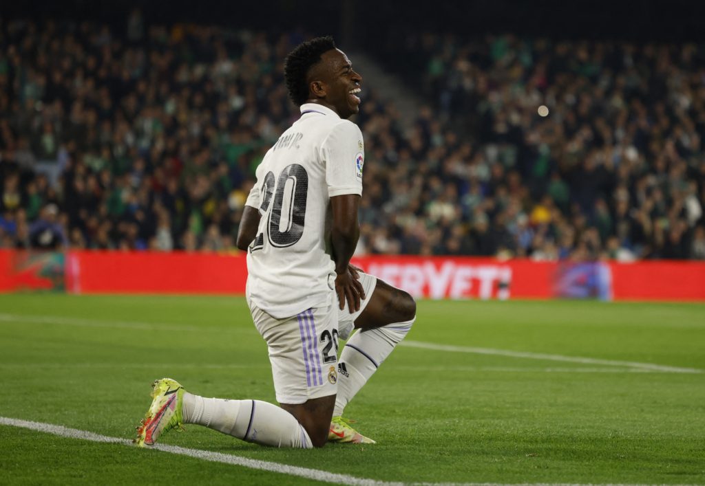 لماذا يرفض فينسيوس ارتداء الرقم 7؟ (رويترز)