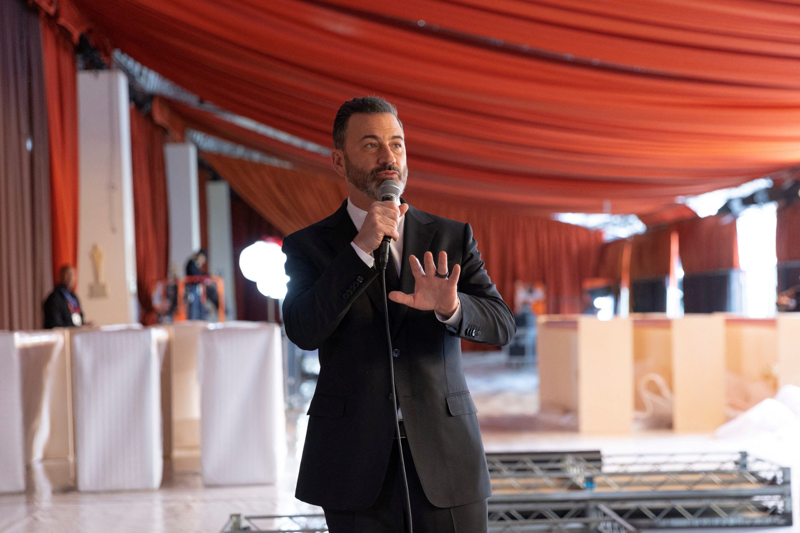 المذيع الساخر جيمي كيمل مقدم حفل الأوسكار لعام 2023/ رويترز