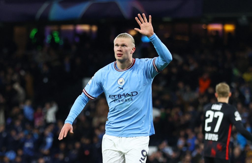 أهداف هالاند الخمسة تمنحه أرقاماً تاريخية في دوري الأبطال (رويترز)