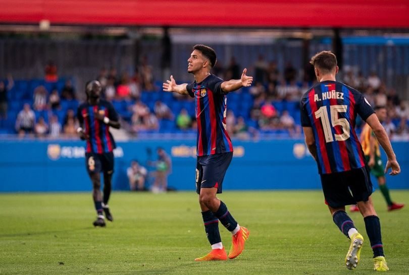 إلياس أخوماش لاعب نادي برشلونة