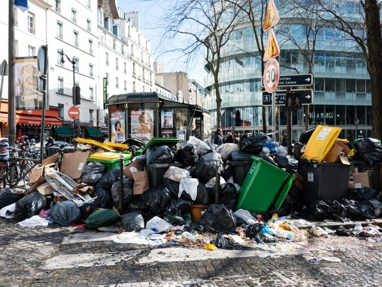 القمامة باريس اضراب