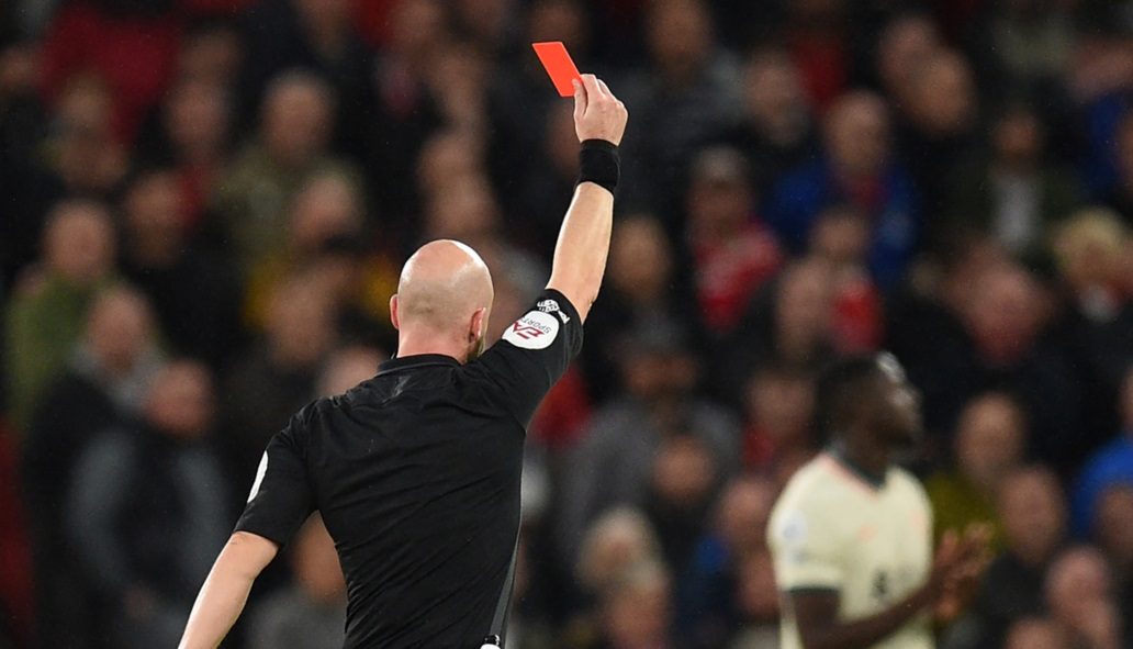 أسرع بطاقة حمراء في تاريخ كرة القدم - gettyimages