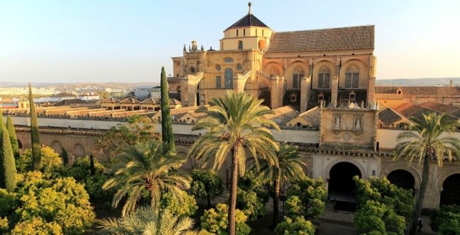 خطة للكنيسة الكاثوليكية بإسبانيا لتغيير الهوية الإسلامية لجامع قرطبة.. تسعى للترويج بأن أصوله مسيحية