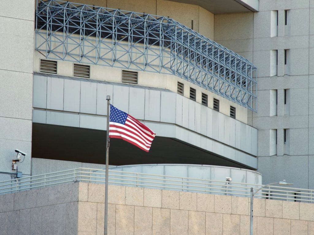 أمريكا السجن سجين يلتقي بصديقته