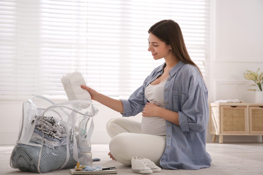 من الضروري تحضيرها في الأسابيع الأخيرة من الحمل.. محتويات حقيبة الولادة وطرق الاستعداد لليوم المهم