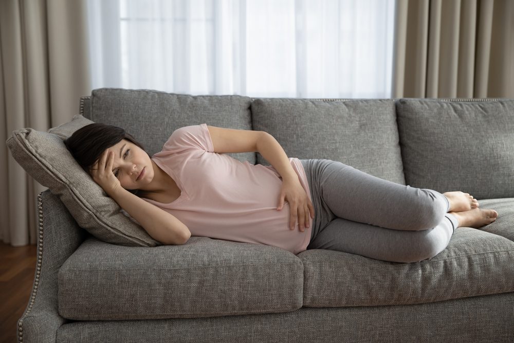 القلق المزمن والشديد قد يهدد سلامة الأم والجنين - Shutterstock