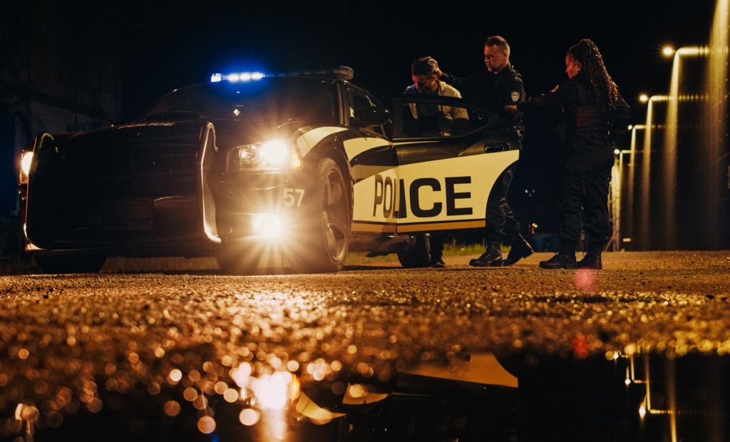 القنب الشرطة