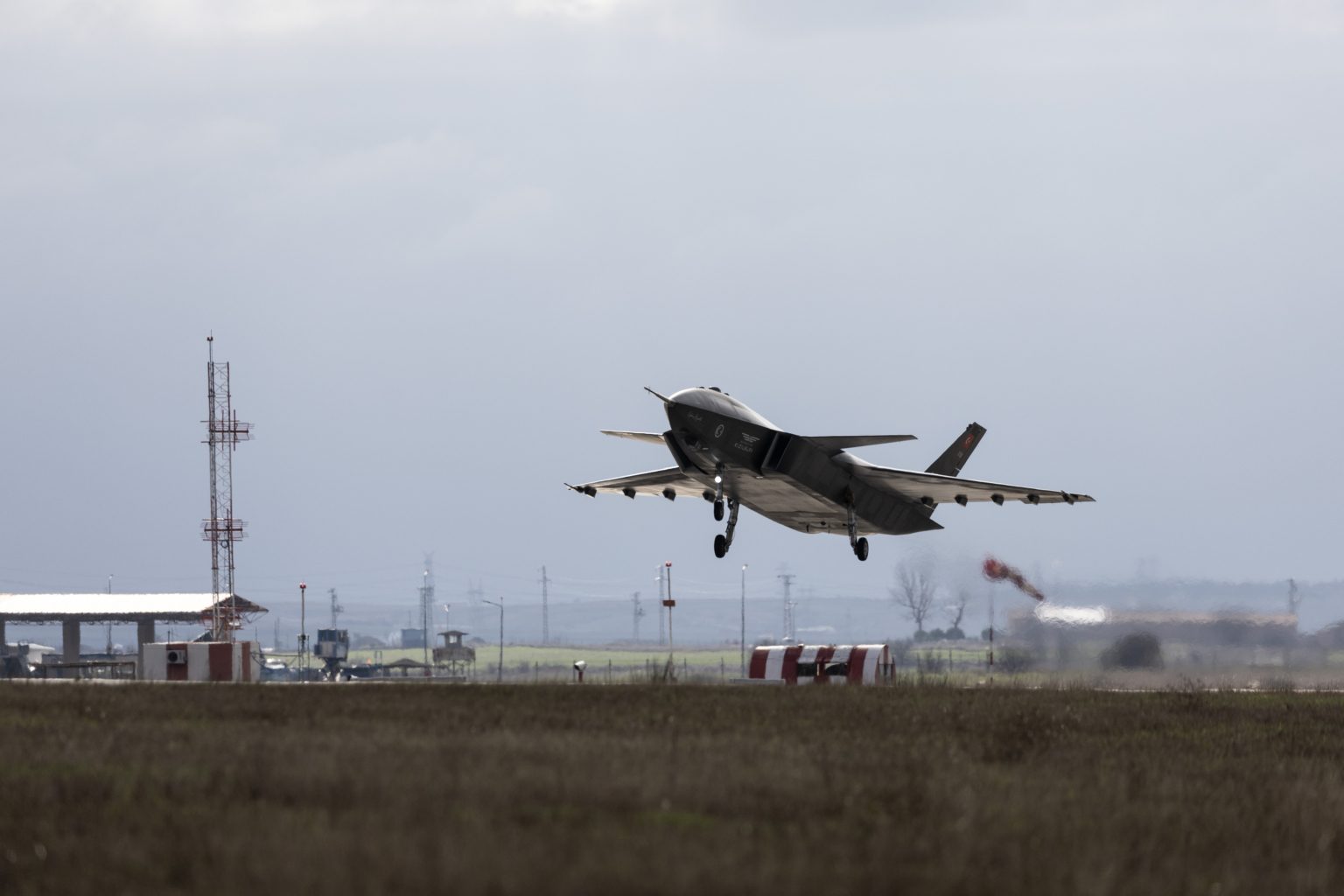 أول مقاتلة مسيرة وطائرة شبحية وسيارة كهربائية ومفاعل نووي.. أبرز أوراق أردوغان الانتخابية وأين وصلت؟