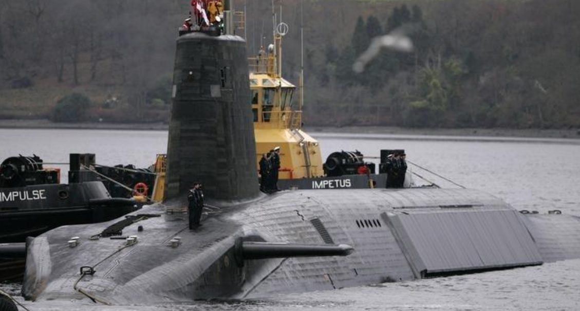 العثور في مرحاض على وثائق غواصة بريطانية تعمل بالطاقة النووية.. والسلطات تفتح تحقيقاً