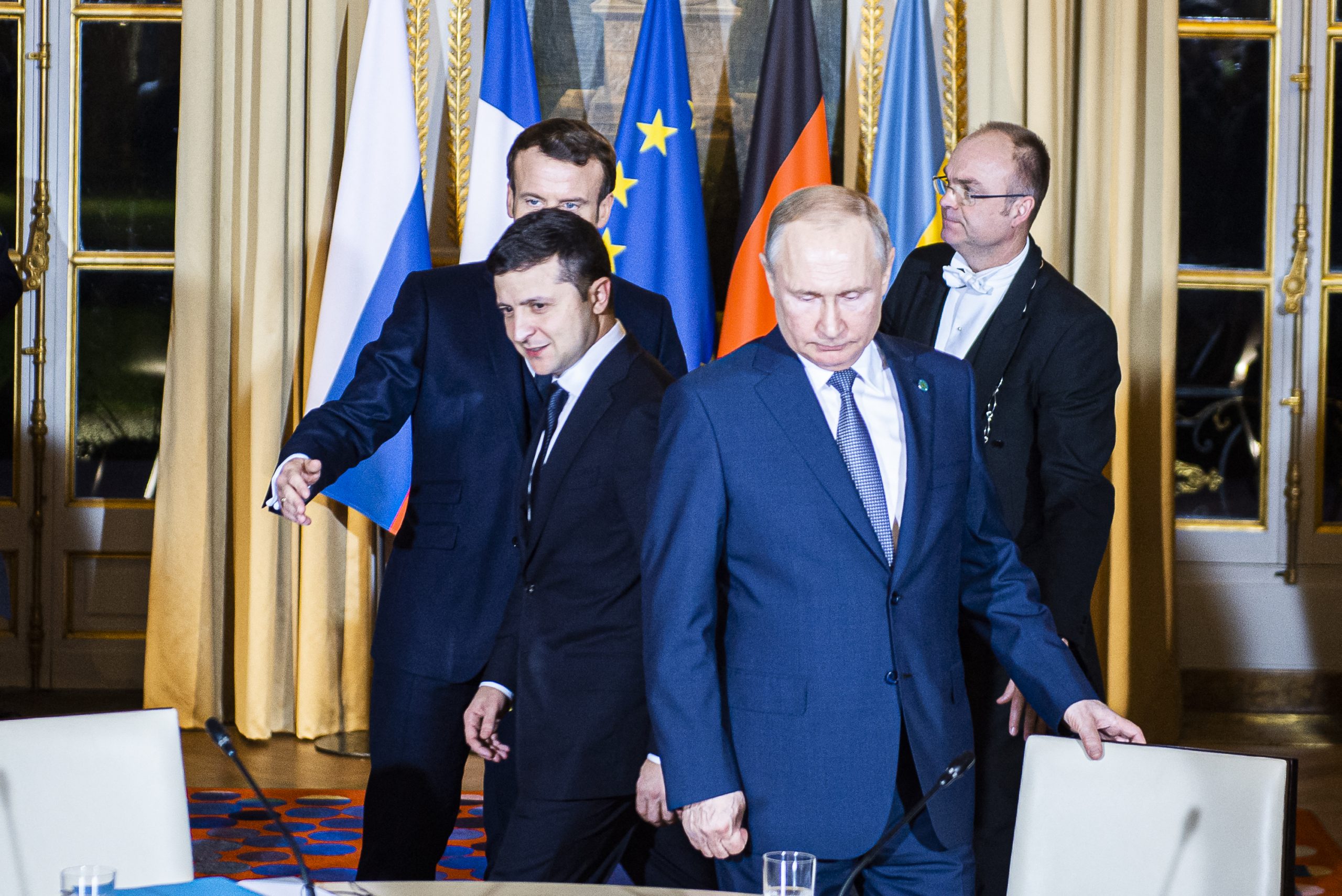 من ضمنها مقتل بوتين أو زيلينسكي! 4 سيناريوهات “غير متوقعة” للحرب تكشف عنها وثيقة أمريكية مسربة