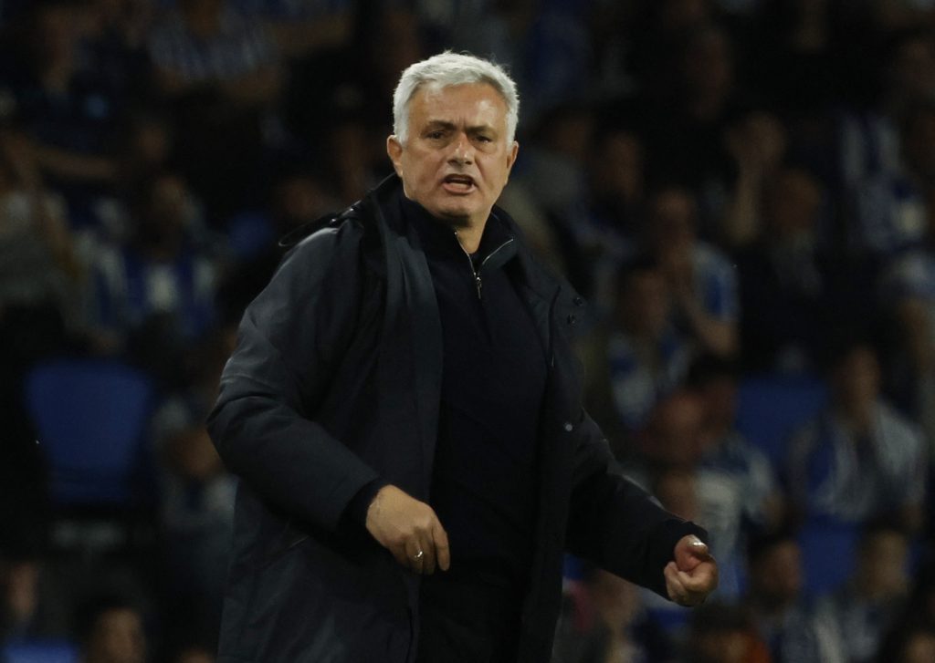 النصر يريد التعاقد مع مورينيو (رويترز)