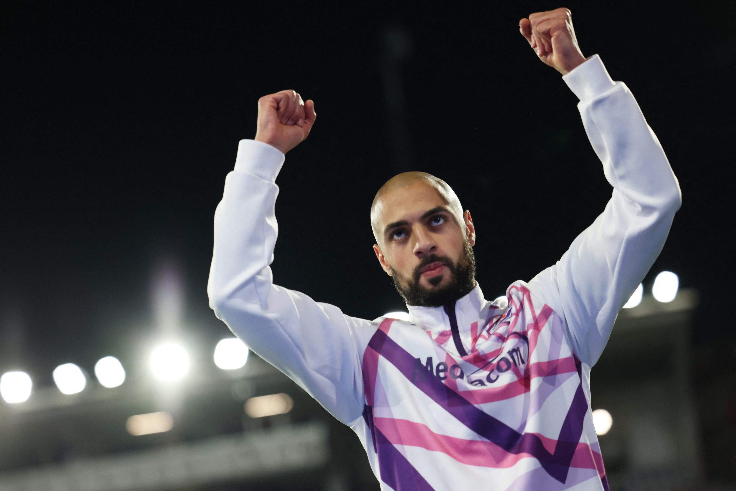 أمرابط يغازل برشلونة بعد تتويجه بلقب الدوري الإسباني (رويترز)