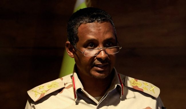 قوات “الدعم السريع” تحذف كلمة “قدس” من شعارها! ومستشار حميدتي ينتقد الفلسطينيين