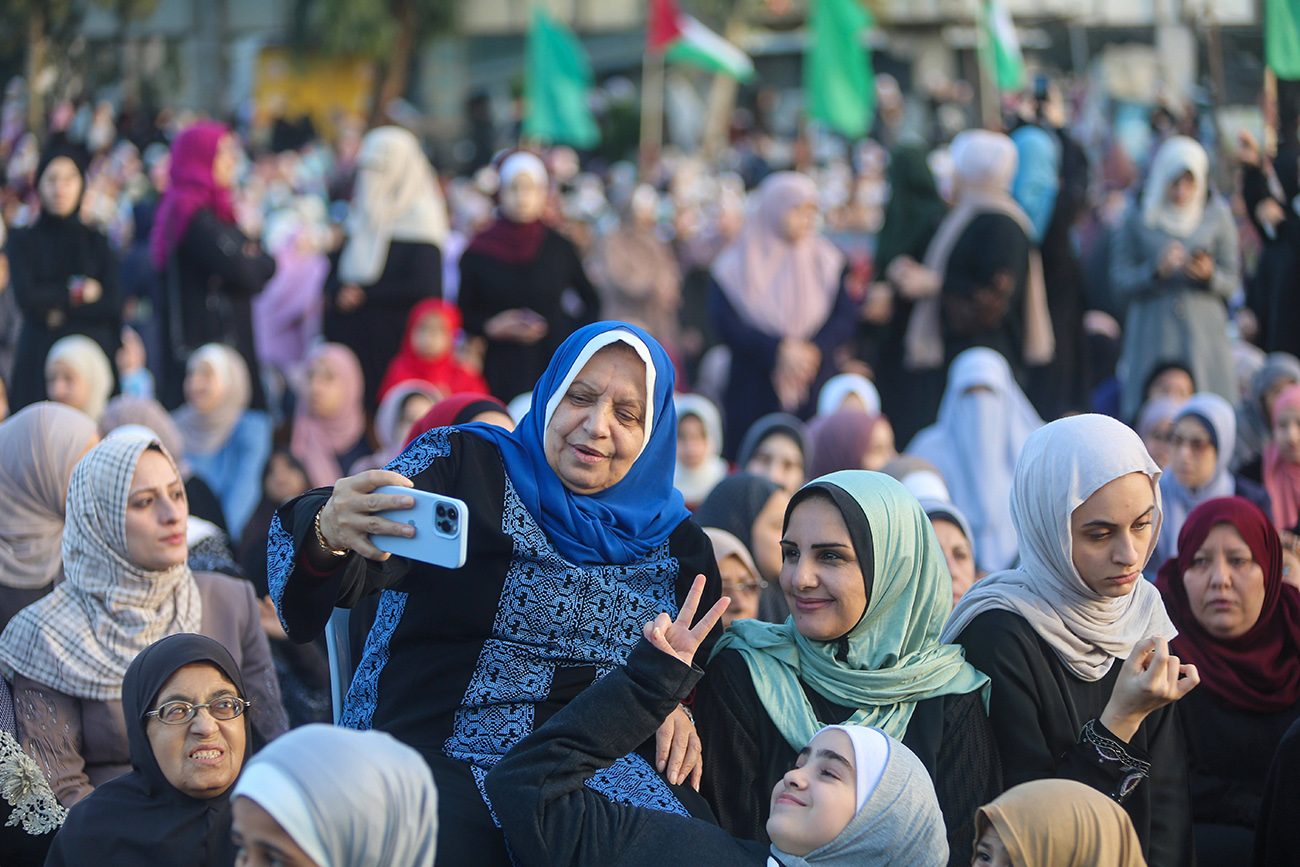 احتفالات ما بعد صلاة عيد الفطر في قطاع غزة 21 إبريل 2023/ رويترز