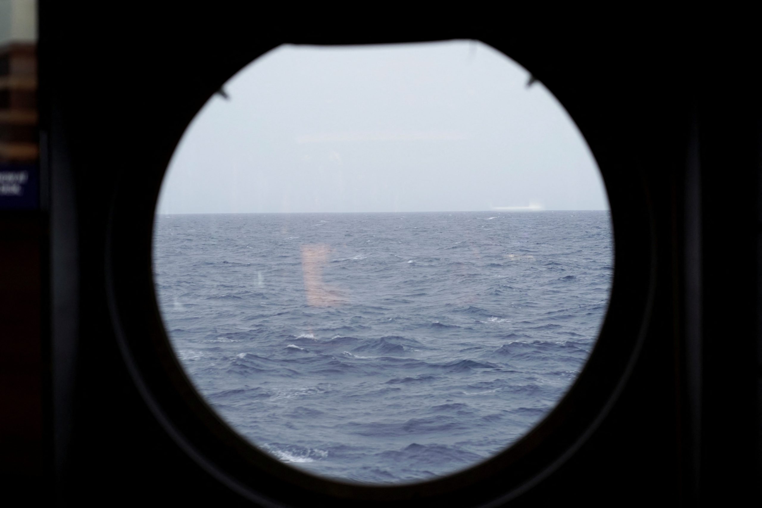 اختفاء يخت خاص في البحر الأحمر على متنه 3 روس ومصريان.. كان متجهاً إلى جيبوتي ومنها إلى دبي